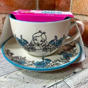 Alice in wonderland tea cup & saucer set new